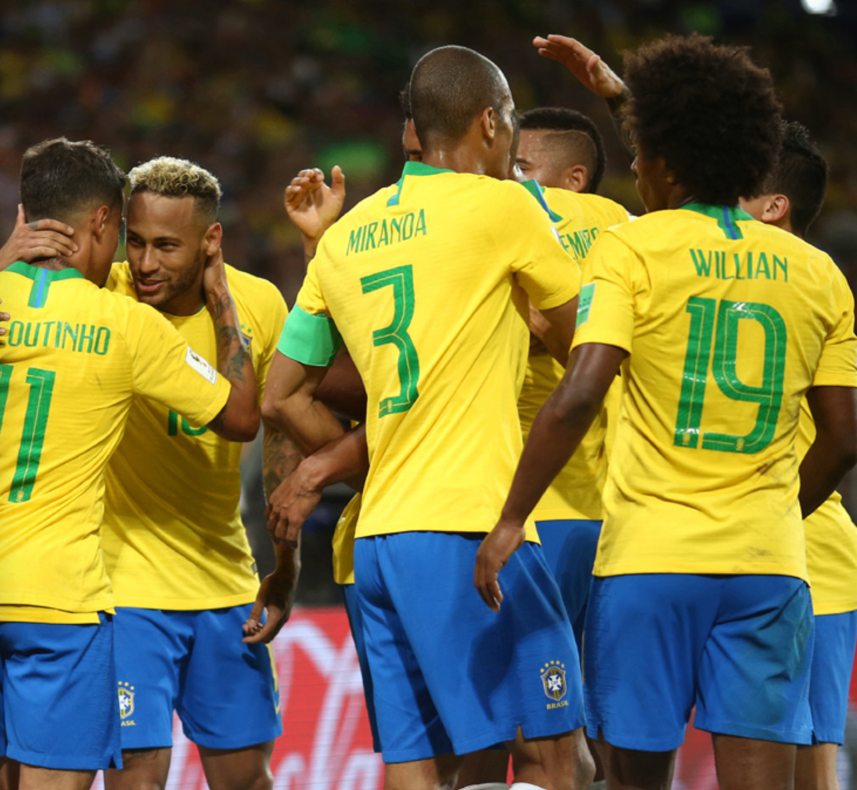 Jogadores da Seleção Brasileira comemorando um gol